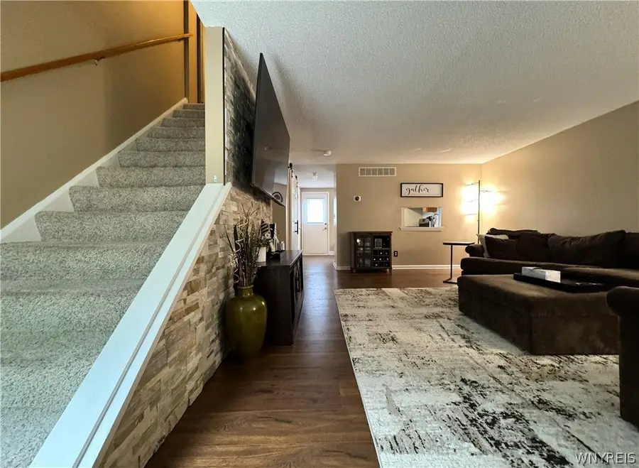 26 Stoneledge Court, Buffalo, NY 14221 - #3