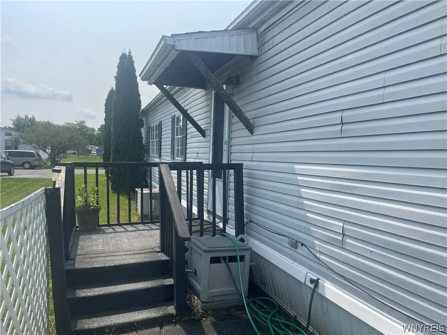 454 Chestnut Drive, Lockport, NY 14094 - #2