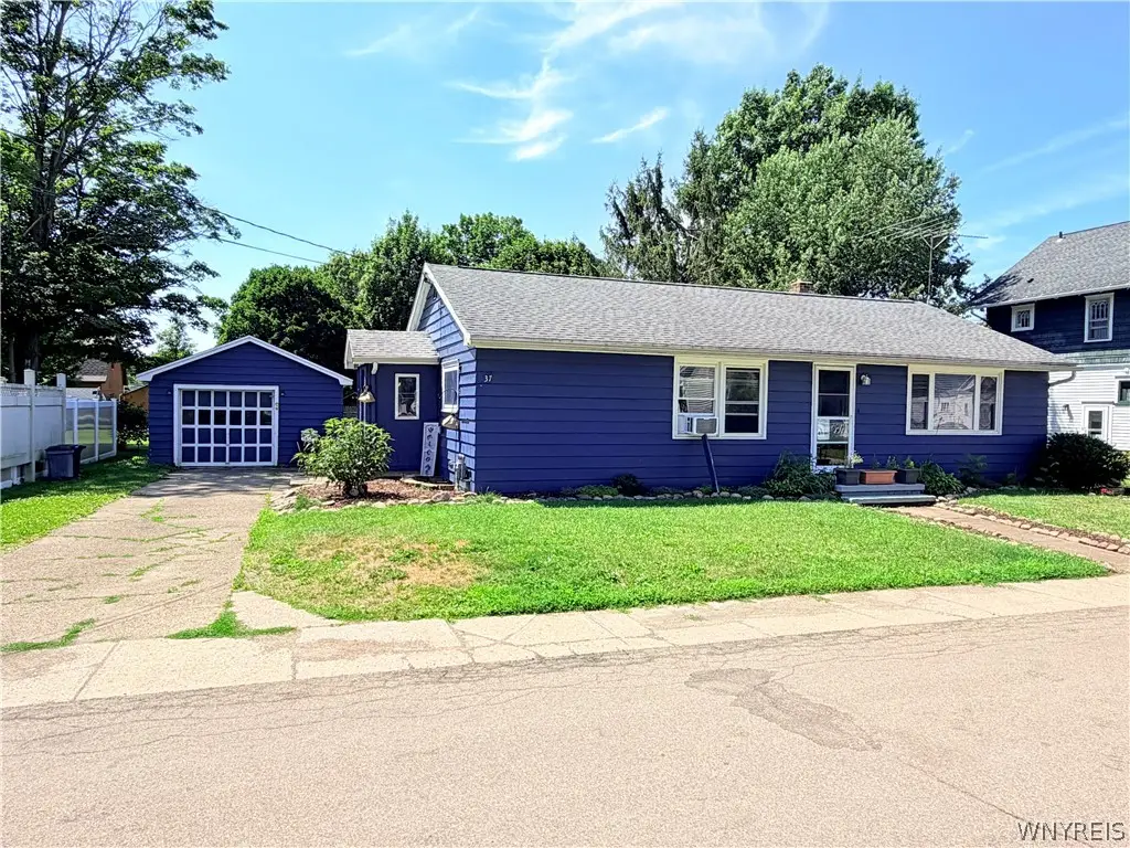 37 School Street, Delevan, NY 14042 - #1