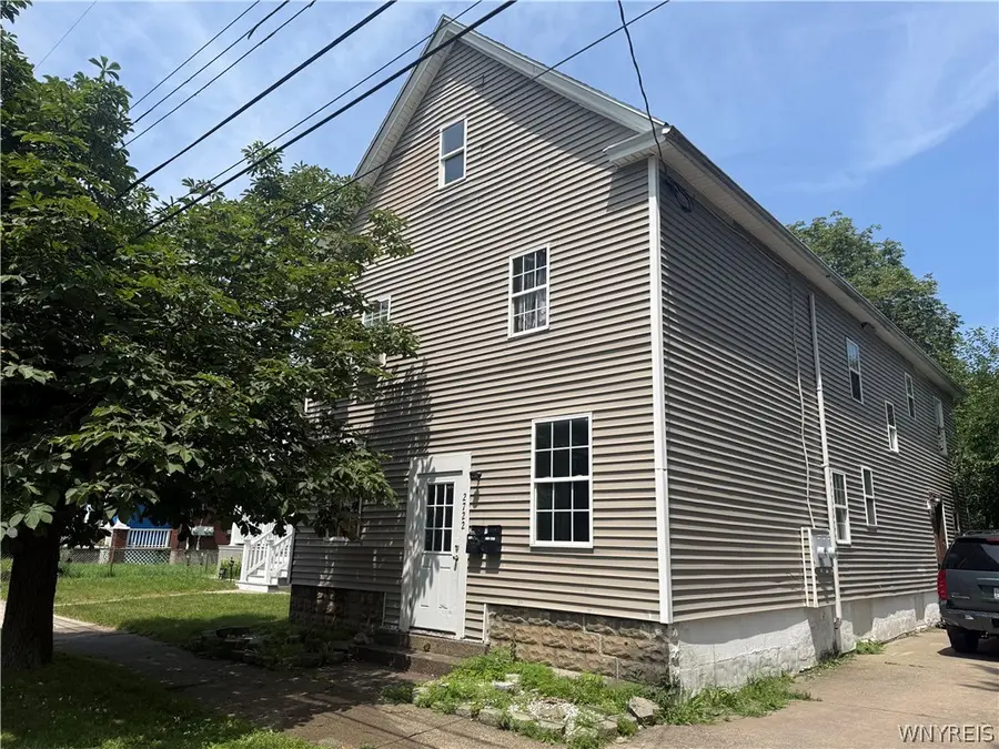 2722 Monroe Avenue, Niagara Falls, NY 14303 - #2