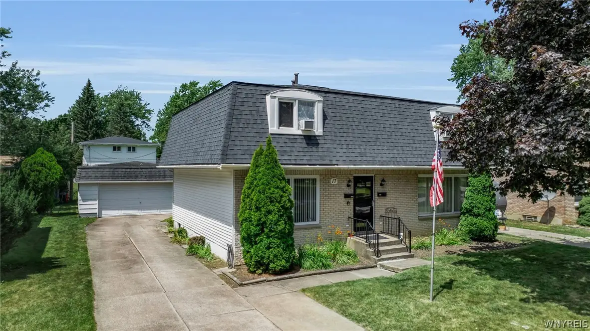 17 W Summerset Lane, Buffalo, NY 14228 - #1