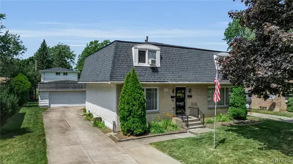 17 W Summerset Lane, Buffalo, NY 14228