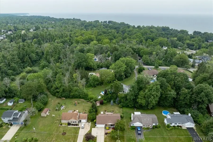 5866 Lakecrest Drive, Lake View, NY 14085 - #2