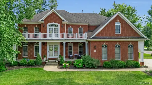 9123 Curry Ln, Clarence Center, NY 14032