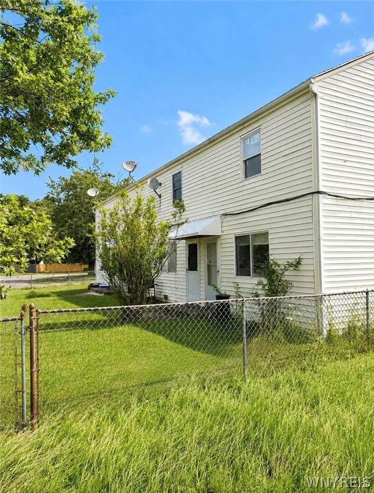 7 Trent Sq, Buffalo, NY 14225 - #3
