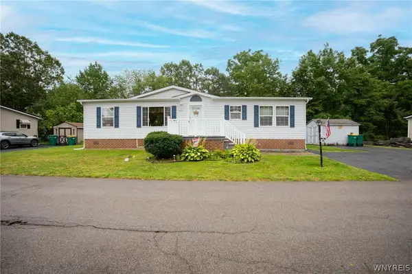 9791 Limehouse Drive, Clarence, NY 14031