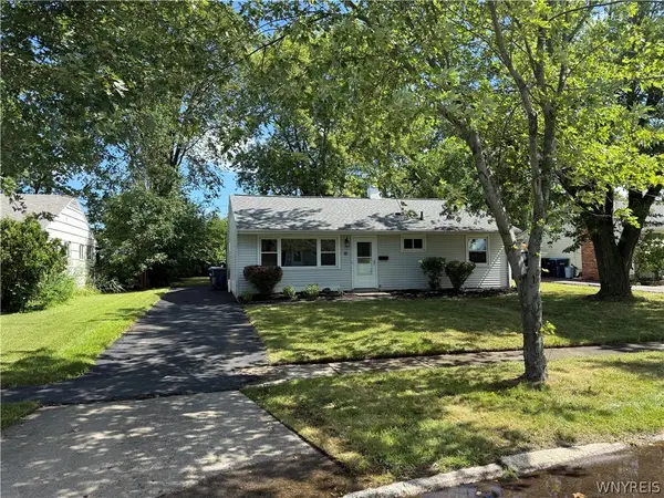 27 Woodlee Lane, Grand Island, NY 14072