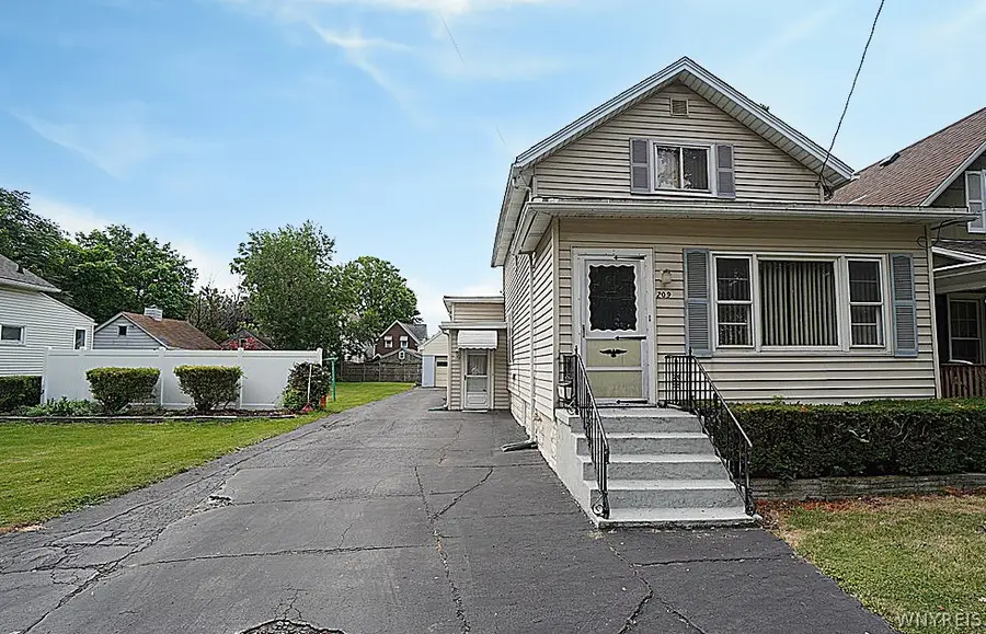 209 Sommer Street, North Tonawanda, NY 14120 - #2