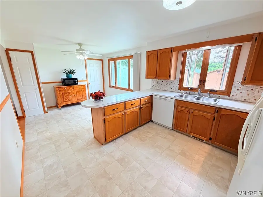 6410 Deanna Drive, Hamburg, NY 14075 - #2