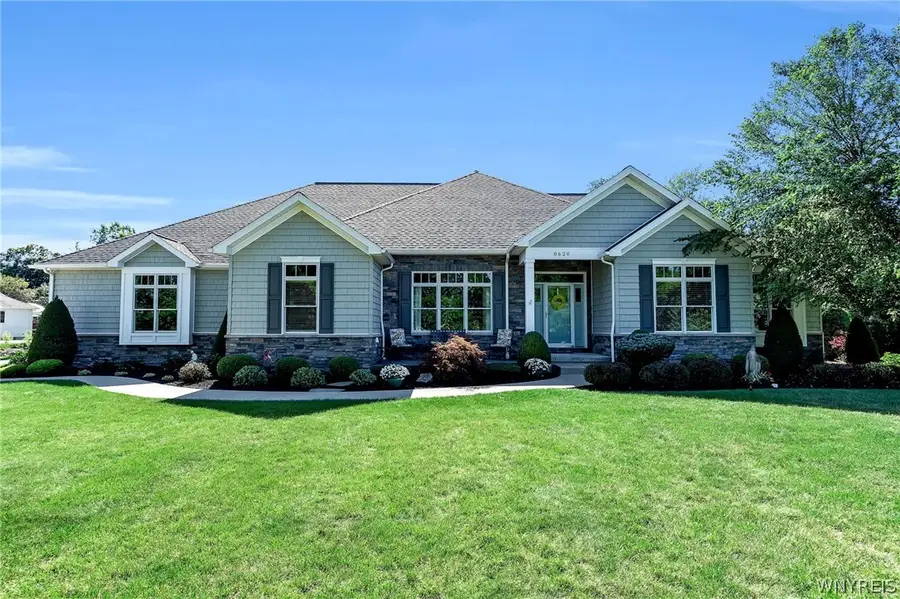 8620 Northfield Road, Clarence, NY 14032 - #2