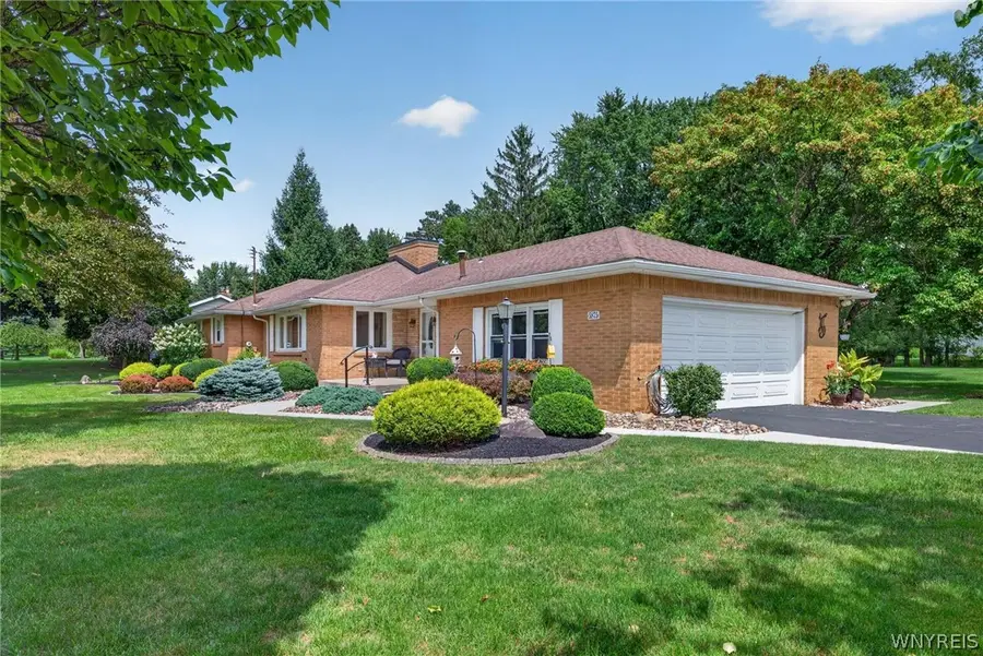 5875 Creekview Drive, Clarence Center, NY 14032 - #3