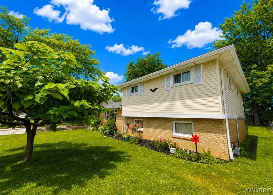 53 Fieldcrest Court, Buffalo, NY 14224 - #3