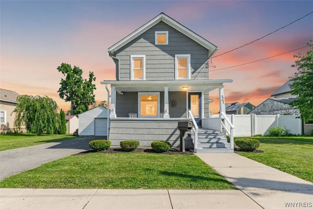 37 Park Avenue, Middleport, NY 14105 - #1