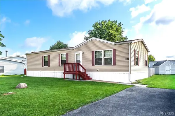 1262 Ridgewood Drive, Lockport, NY 14094