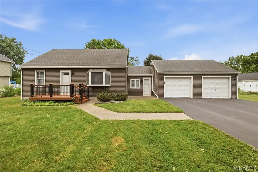 39 E Home Road, Bowmansville, NY 14026 - #2