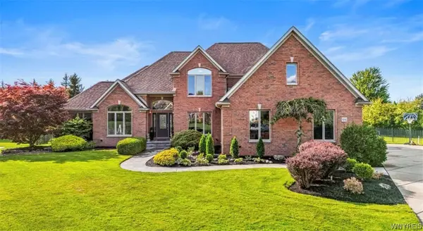 9082 Winding Creek Lane, Clarence, NY 14032