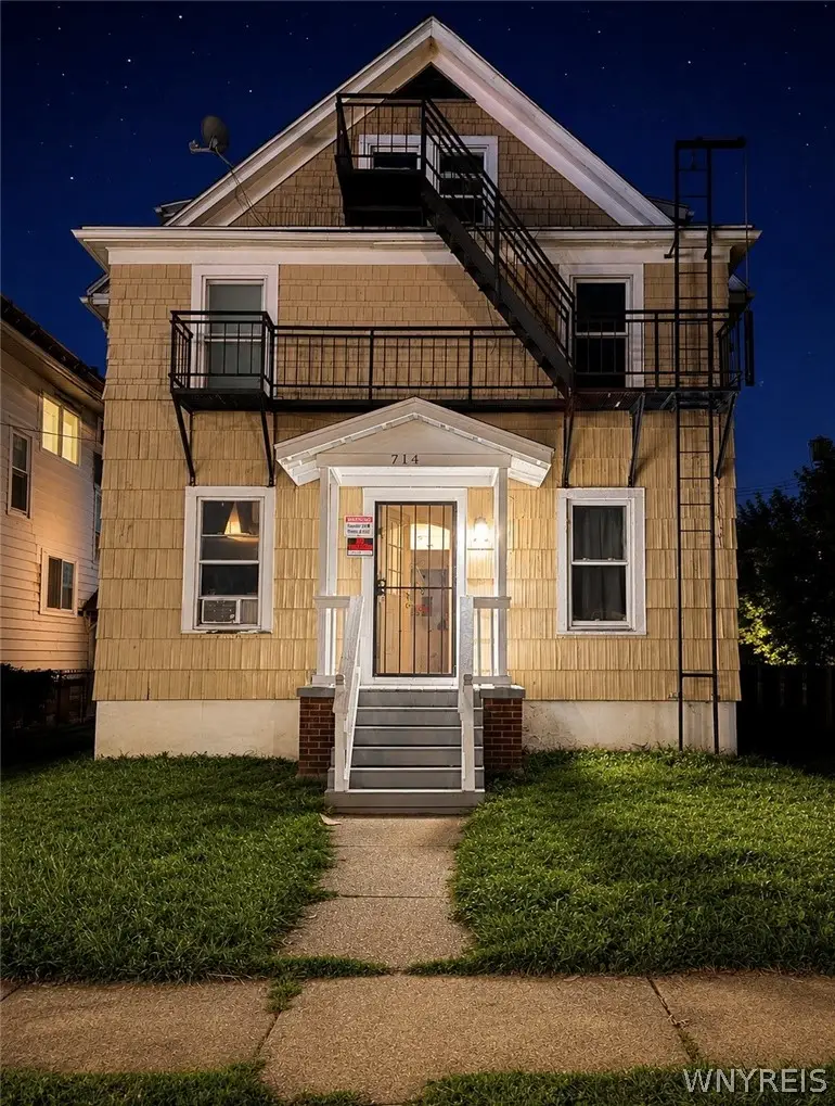 714 8th Street, Niagara Falls, NY 14301 - #1