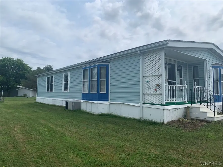 4 N Whispering Lane, Hamburg, NY 14075 - #2