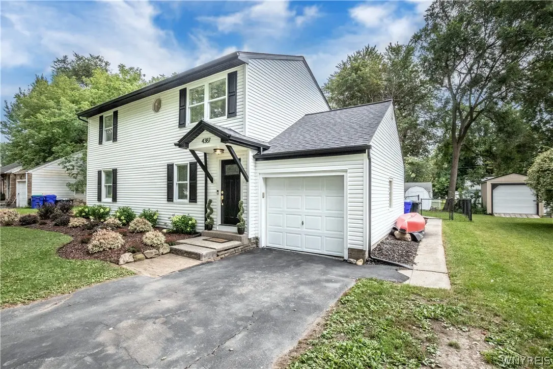 4387 Barton Road, Clarence, NY 14031 - #1