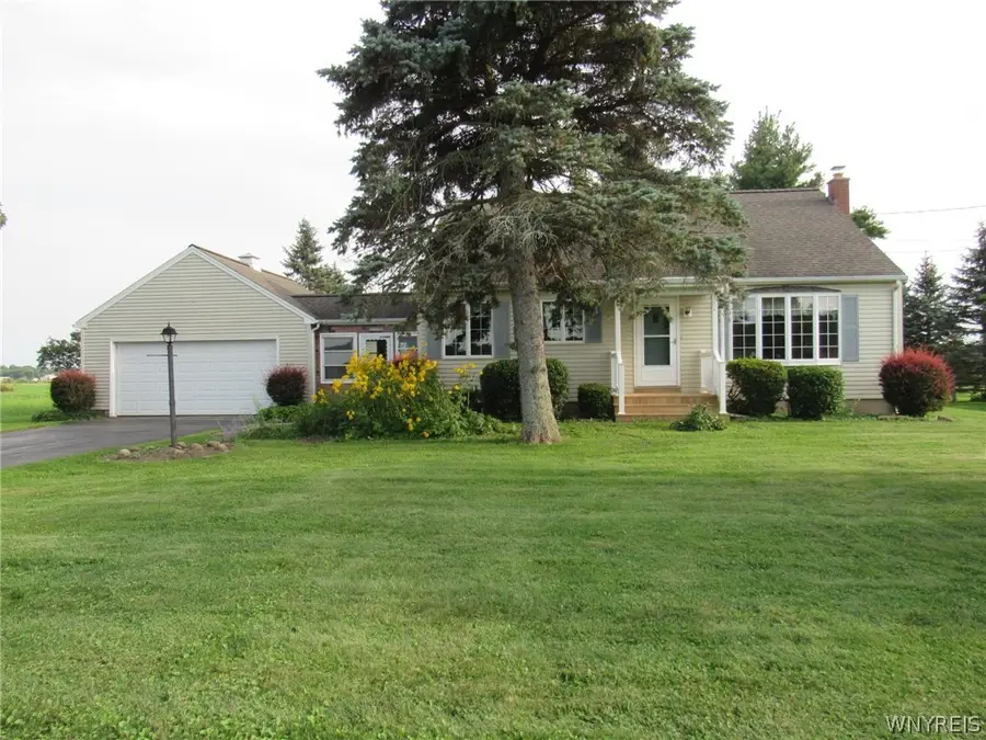 3996 Upper Mountain Road, Sanborn, NY 14132 - #2