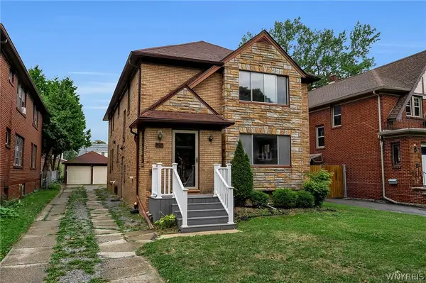 26 Concord Pl, Cheektowaga, NY 14215