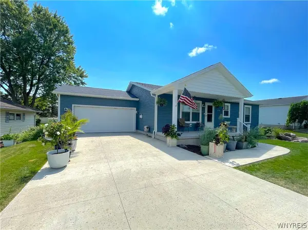 8295 E Britton Drive, Niagara Falls, NY 14304