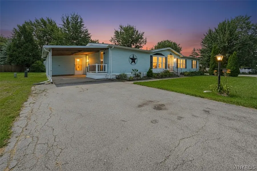 373 Knotty Pine Drive, Lockport, NY 14094 - #2