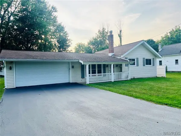 6896 Wellington Drive, Derby, NY 14047