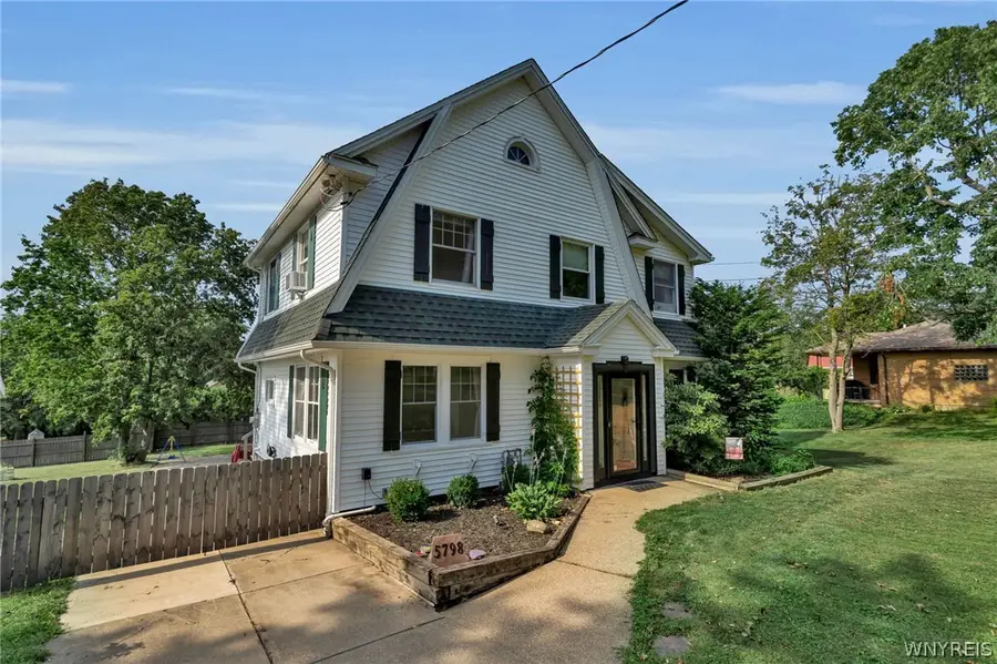 5798 Lakecrest Drive, Lake View, NY 14085 - #2