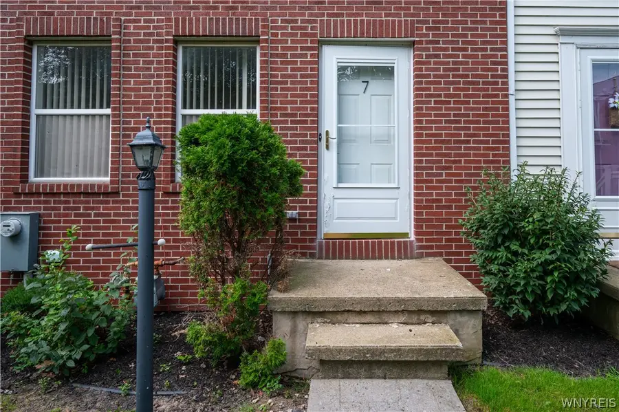 7 Queens Guard Walk #7, Tonawanda, NY 14150 - #2