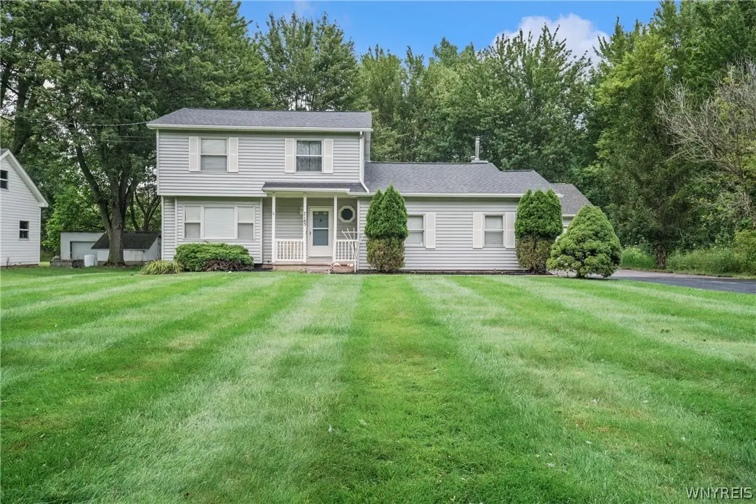 7143 Akron Road, Lockport, NY 14094 - #1