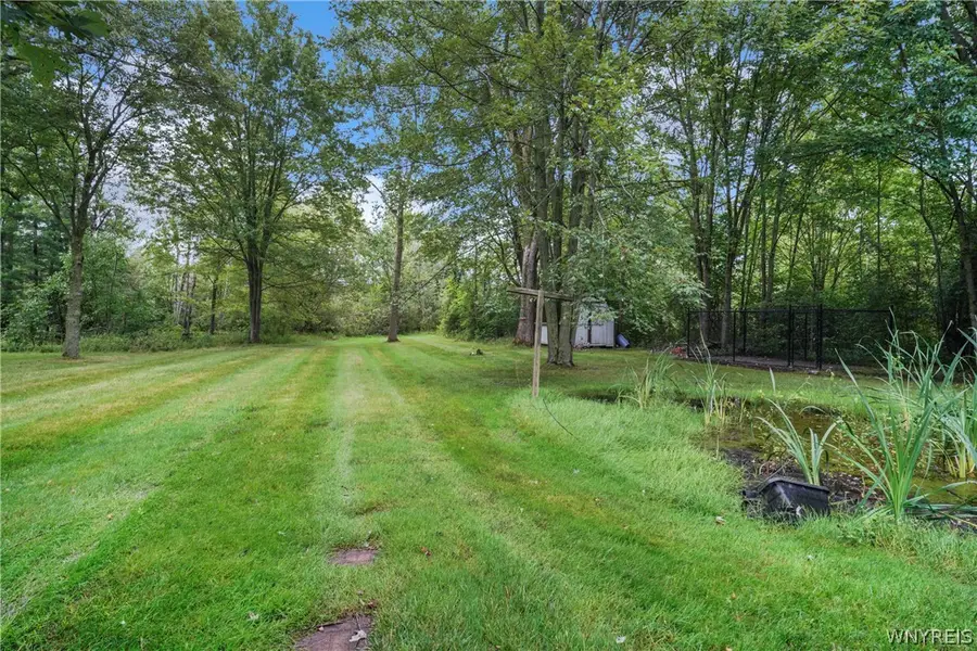 7143 Akron Road, Lockport, NY 14094 - #3