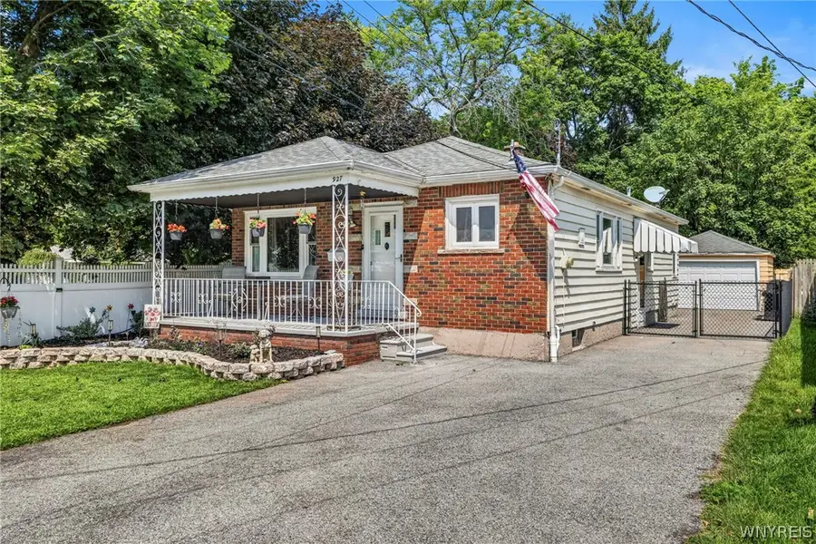 927 88th Street, Niagara Falls, NY 14304 - #2