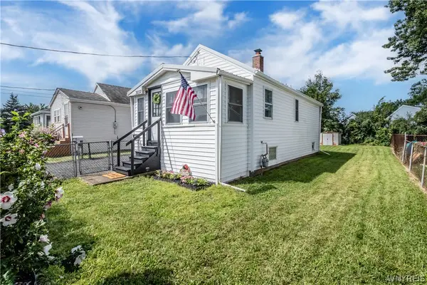 3032 Petroleum St Street, Niagara Falls, NY 14305