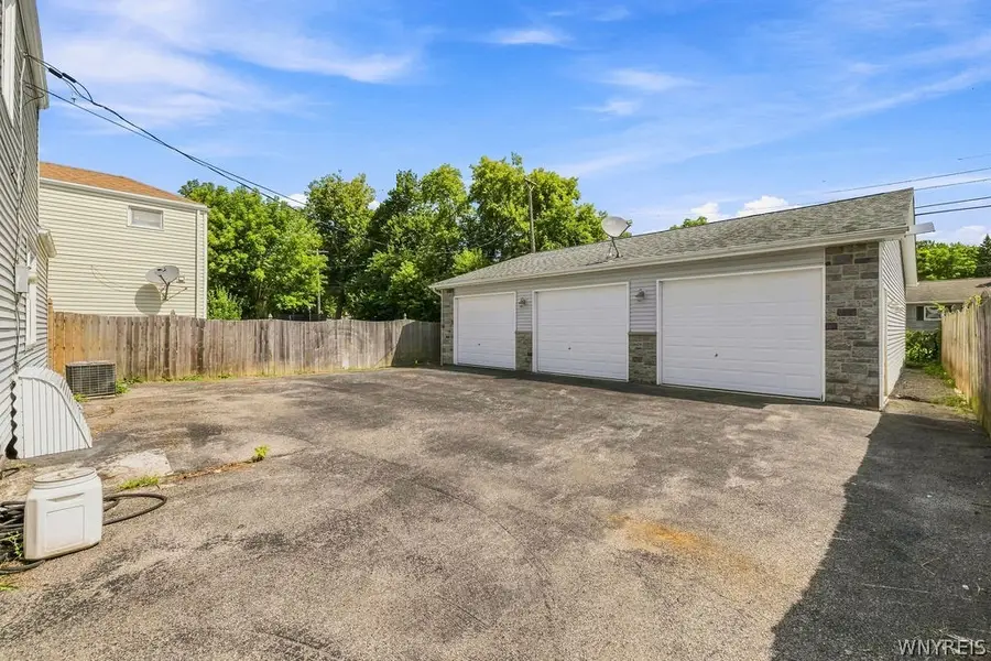 423 76th Street, Niagara Falls, NY 14304 - #2