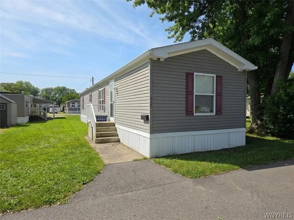 611 C Street, Niagara Falls, NY 14304 - #1