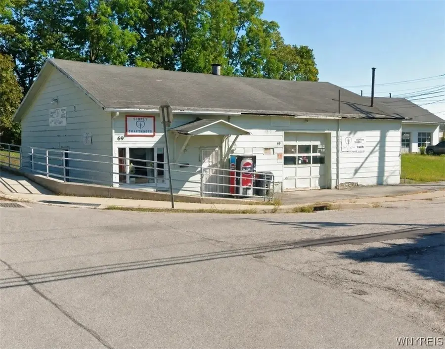 69 S Main Street, Middleport, NY 14105 - #2