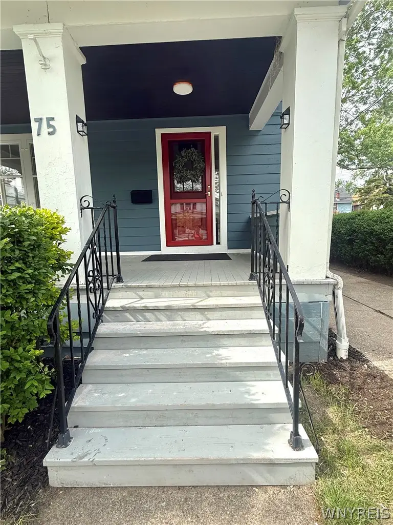 75 W Hazeltine Avenue, Buffalo, NY 14217 - #2
