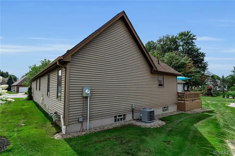 15 Heathrow Court, Buffalo, NY 14221 - #3