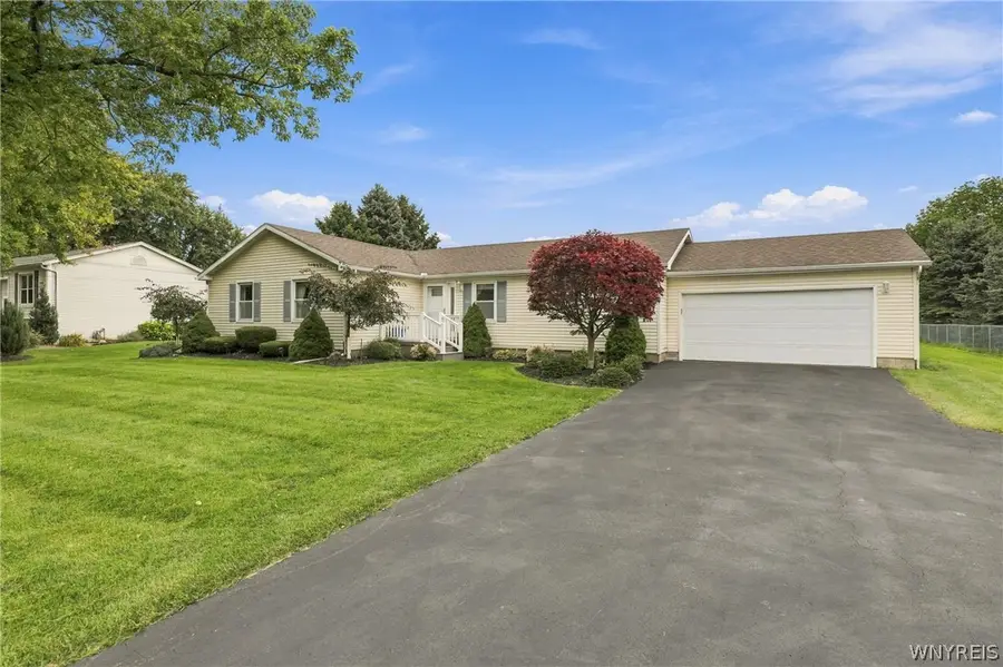 5891 Shawnee Road, Sanborn, NY 14132 - #2