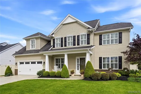 5 Parliament Lane, Lancaster, NY 14086
