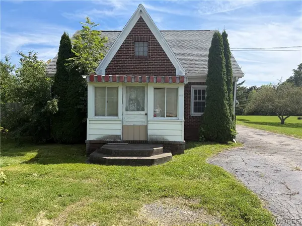 1036 Saunders Sett Road, Lewiston, NY 14305