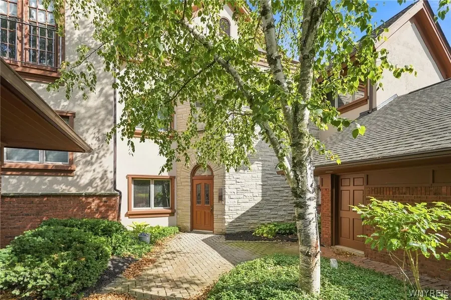 190 Castlebrook Lane, Buffalo, NY 14221 - #2