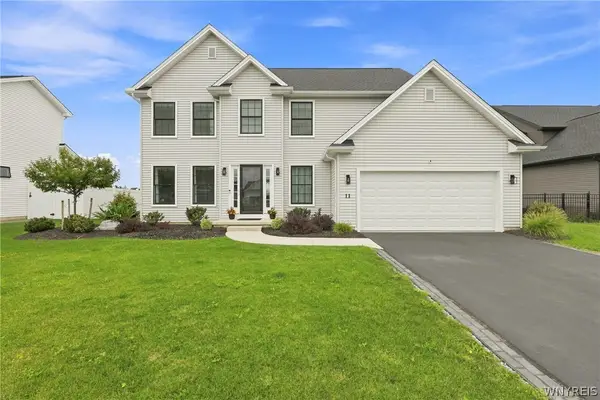11 Hickory Lane, Lancaster, NY 14086