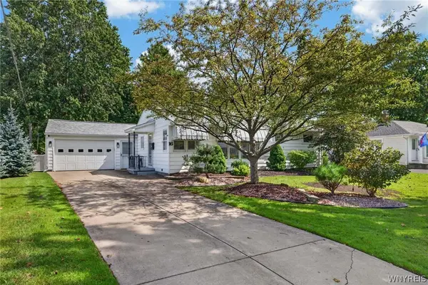 16 Pearce Drive, Buffalo, NY 14226