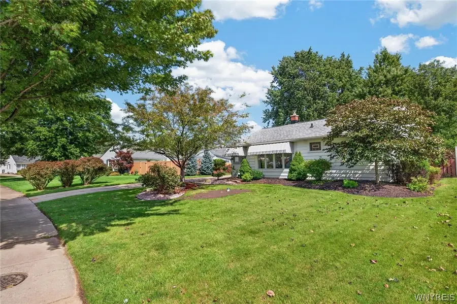 16 Pearce Drive, Buffalo, NY 14226 - #3