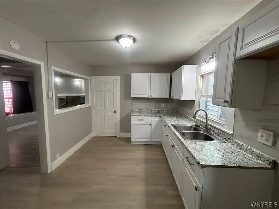 28 Fisher Street, Buffalo, NY 14211 - #3