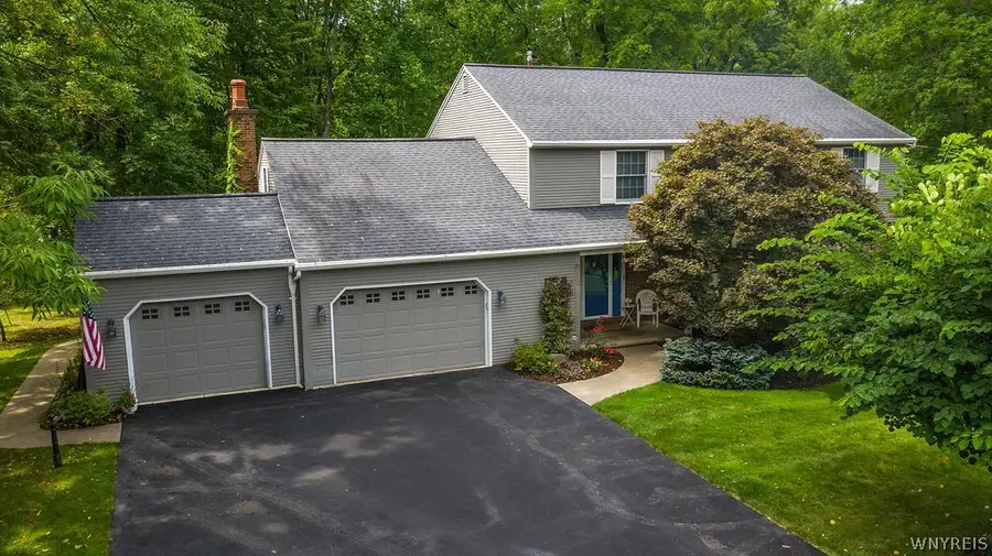 25 Timberlake Drive, Orchard Park, NY 14127 - #2