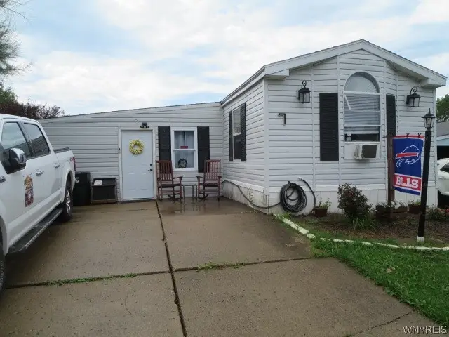 7 N Eaglecrest Drive, Hamburg, NY 14075 - #1