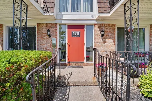 120 Old Lyme Drive #4, Buffalo, NY 14221